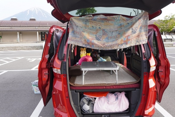 バッテリー　車中泊